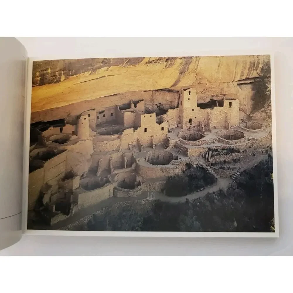 Postcard Book GRAND CIRCLE USA Southwest 31 Postcards National Parks Monuments‎
